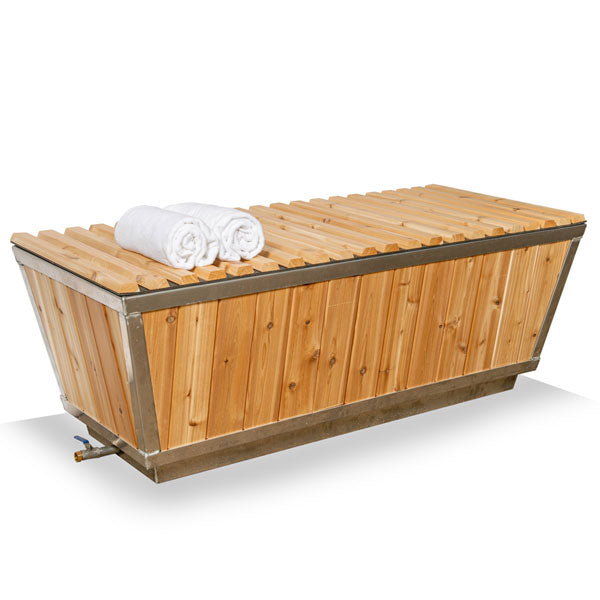 The Polar Plunge Tub with Cover On